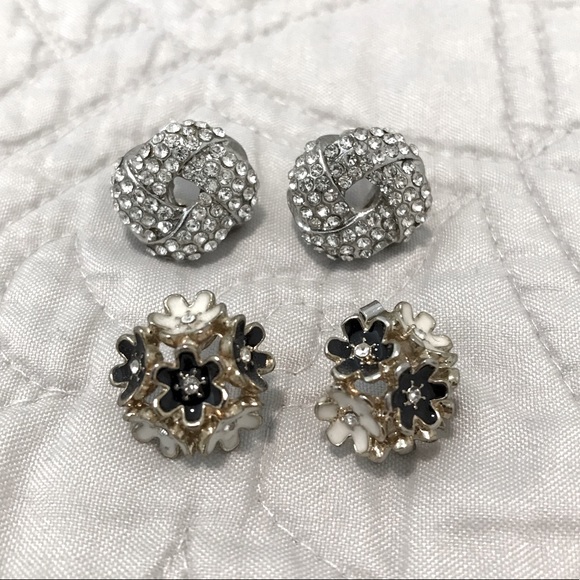 Set of 2 Earrings - Picture 1 of 9